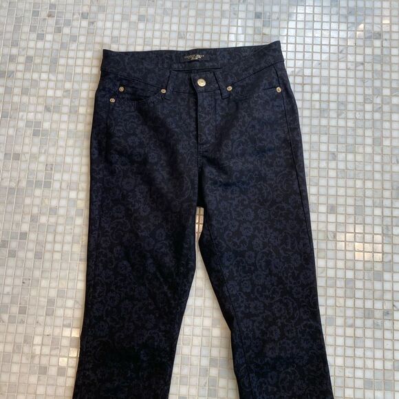 Cambio Parla Jeans with Black Stencil Design - Picture 3 of 14
